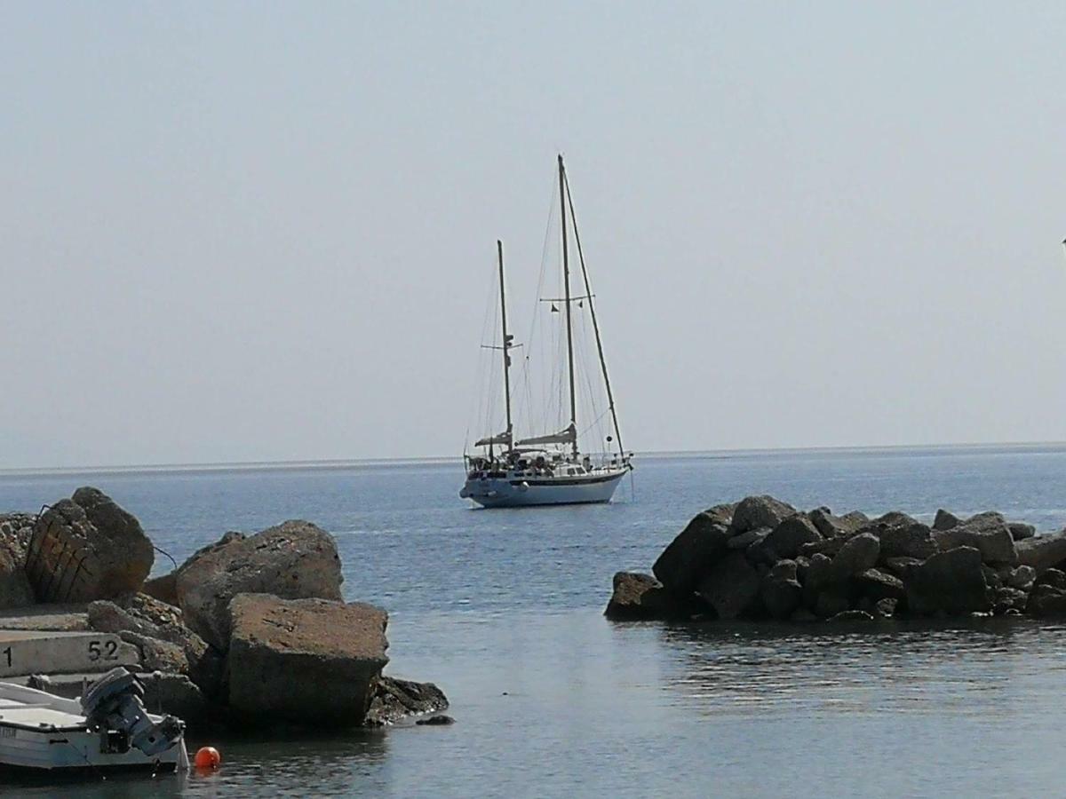 Angel's Place By The Sea Apartment Diakopto